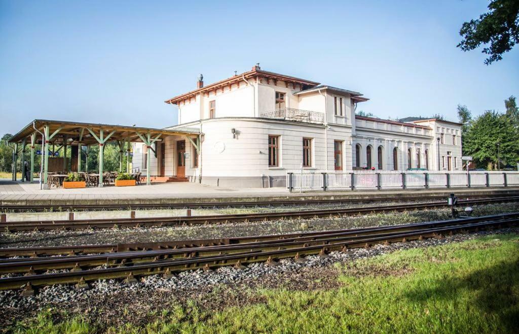 Nostalgischer Kaiserbahnhof Bad Doberan Zewnętrze zdjęcie